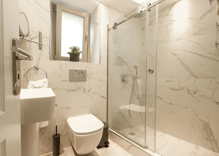 Willa Mathios Luxury Homes *