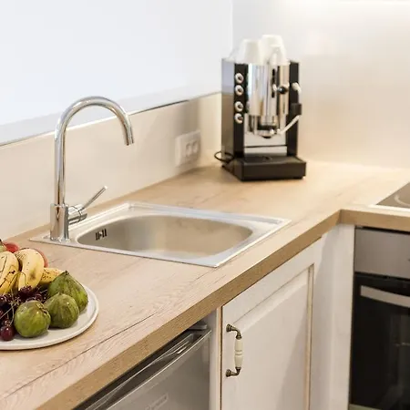 Mathios Luxury Homes 빌라 *