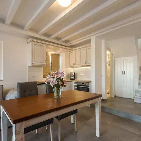 Mathios Luxury Homes Вилла *